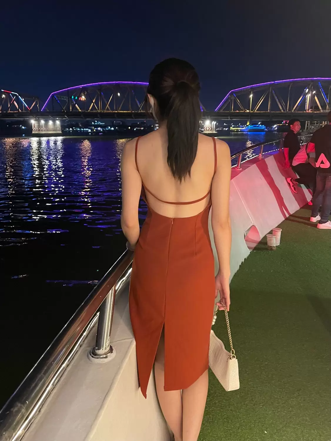 เดรสโชว์หลังทรงเข้ารูป งานดีมาก